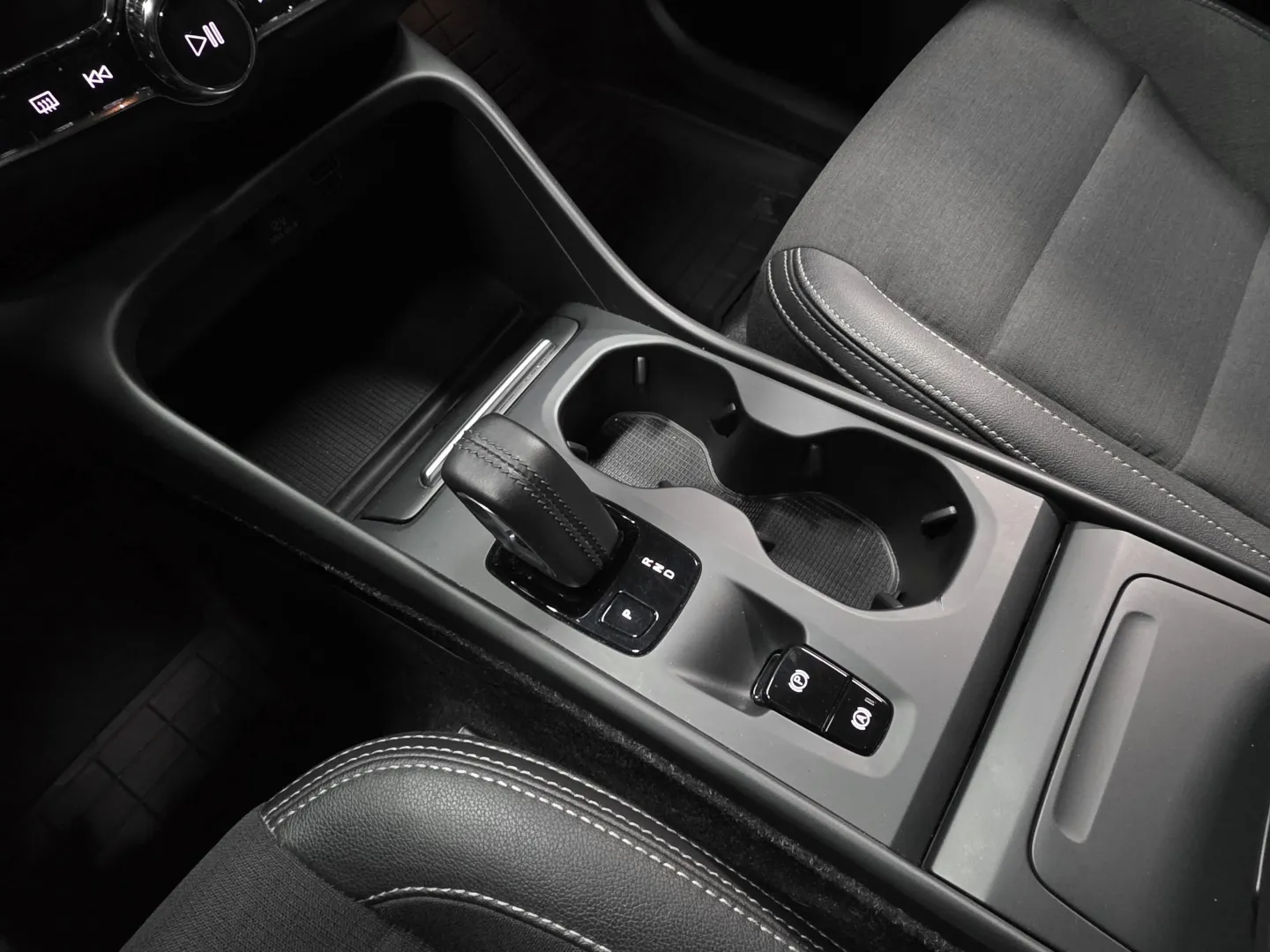 Autokuva 13 - NMA-619