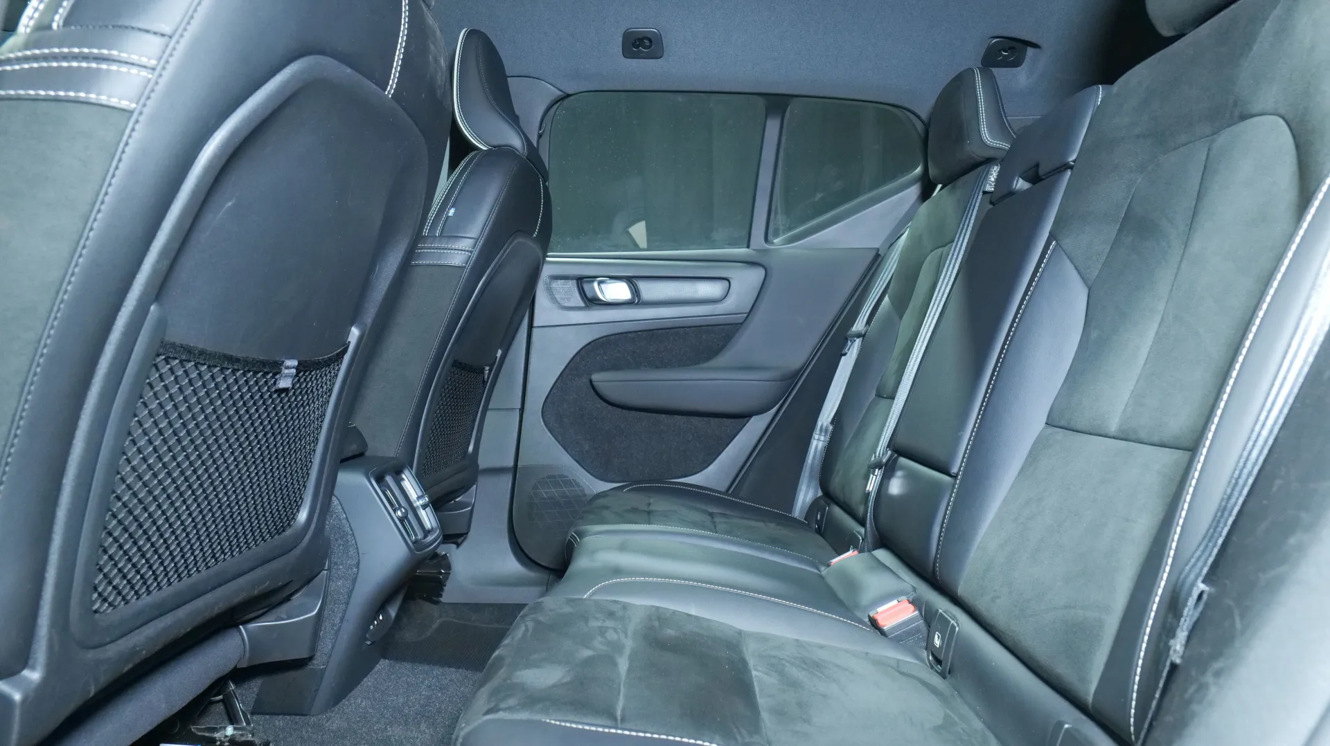 Autokuva 16 - NMB-329