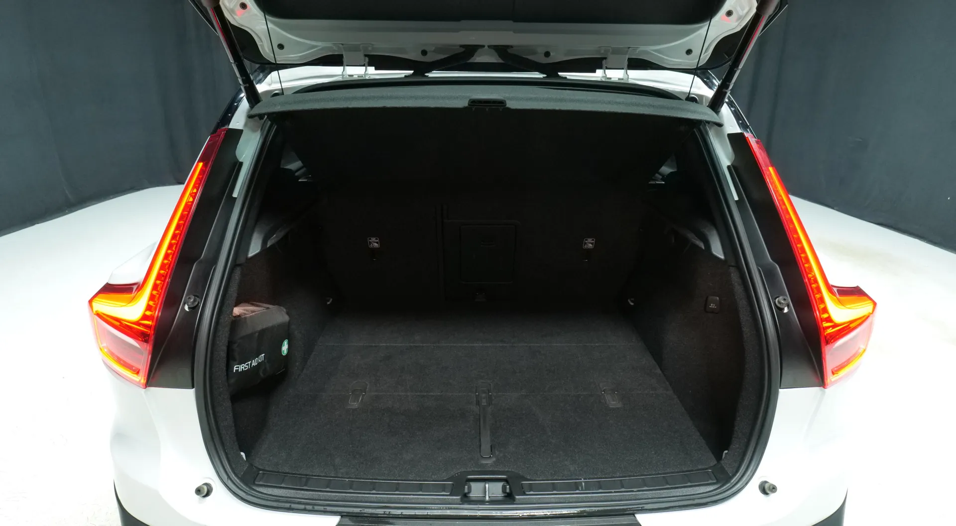 Autokuva 17 - NMB-329