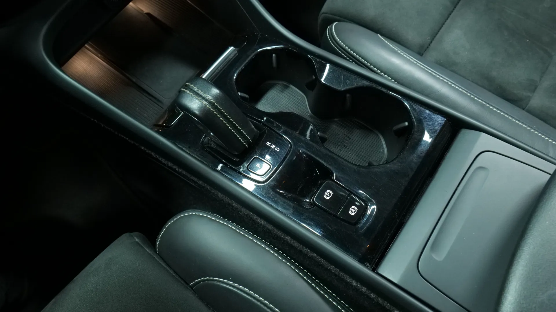 Autokuva 10 - NMB-329