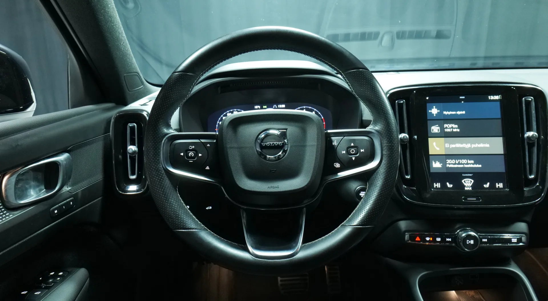 Autokuva 15 - NMB-329