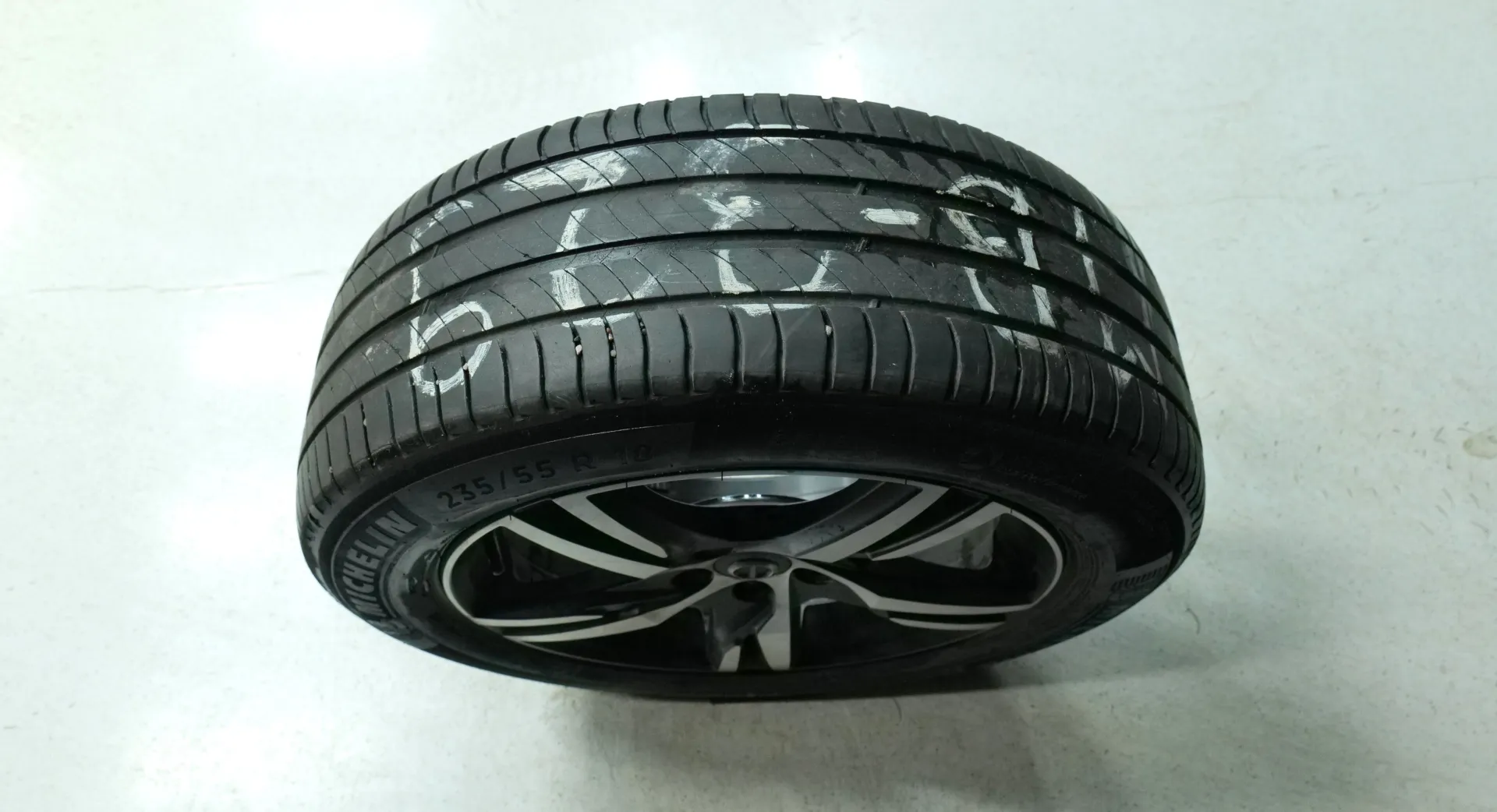 Autokuva 20 - NMB-329