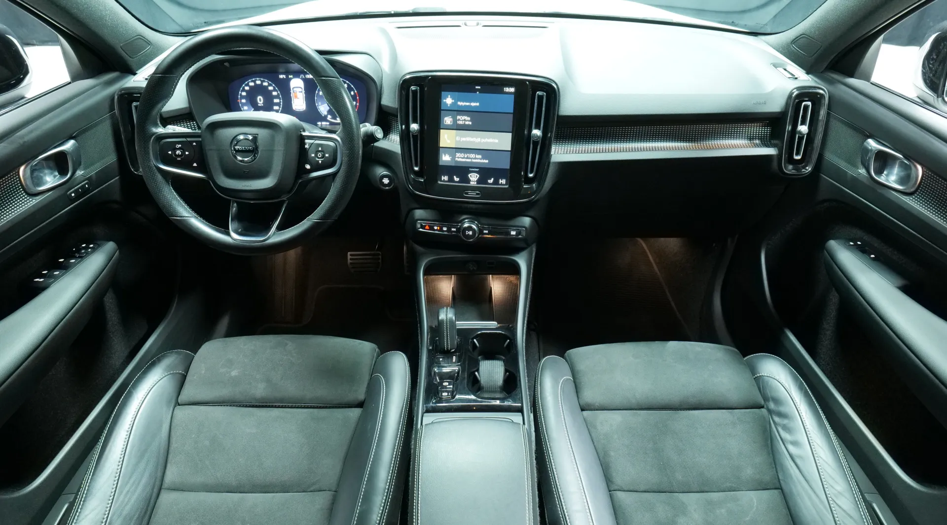 Autokuva 14 - NMB-329