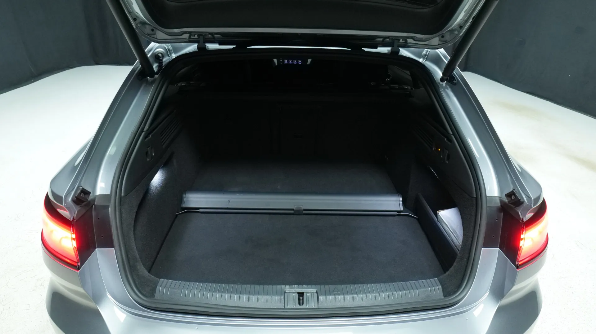 Autokuva 16 - NMJ-188