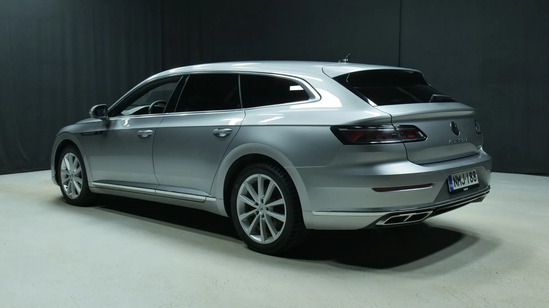 Autokuva 2 - NMJ-188