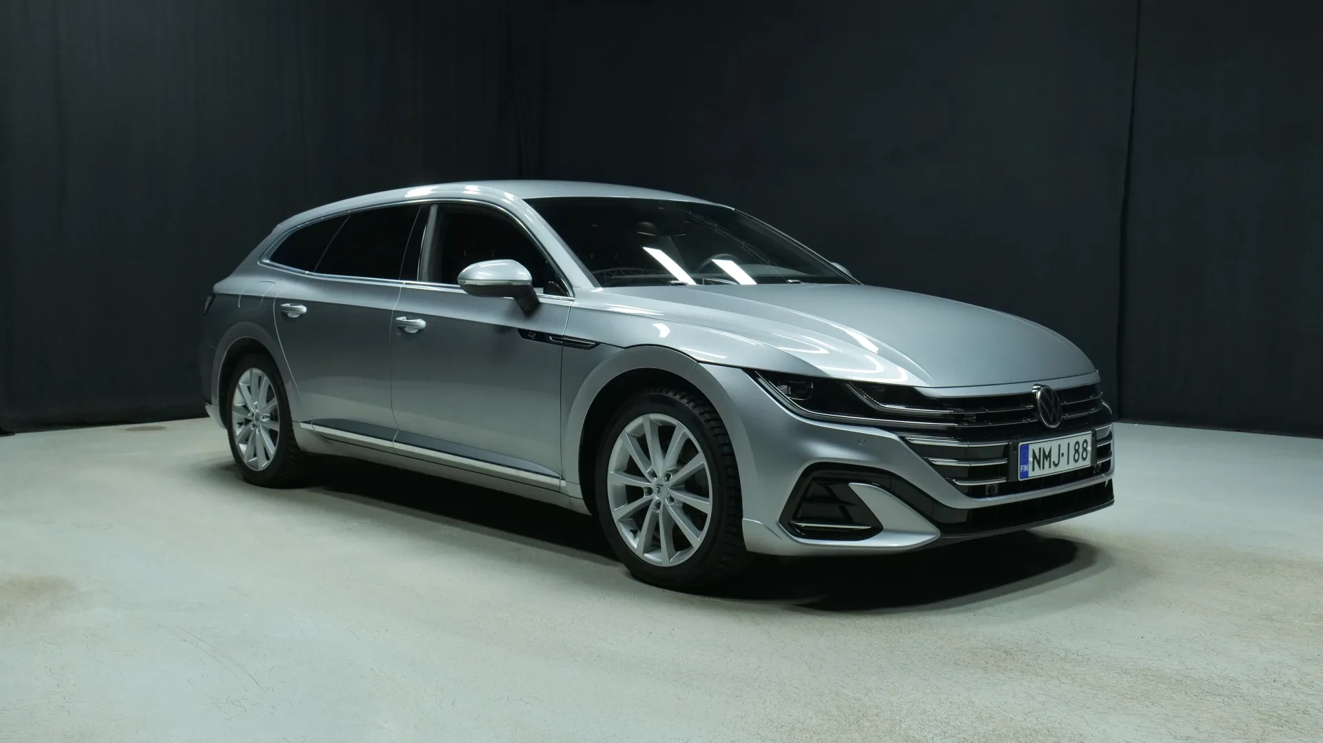 Autokuva 5 - NMJ-188