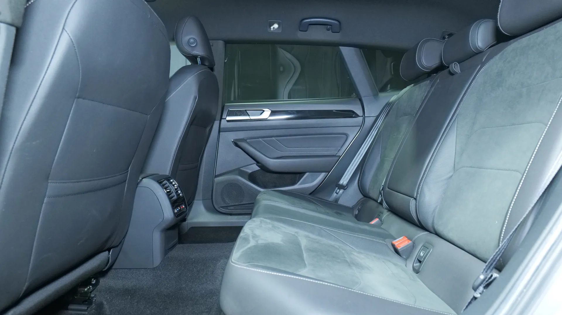 Autokuva 15 - NMJ-188