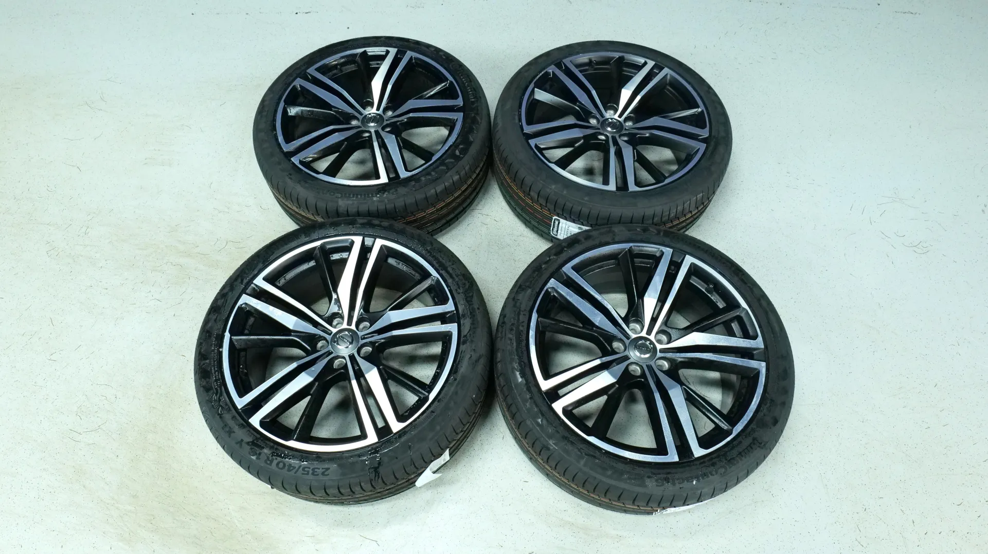 Autokuva 19 - NMO-595