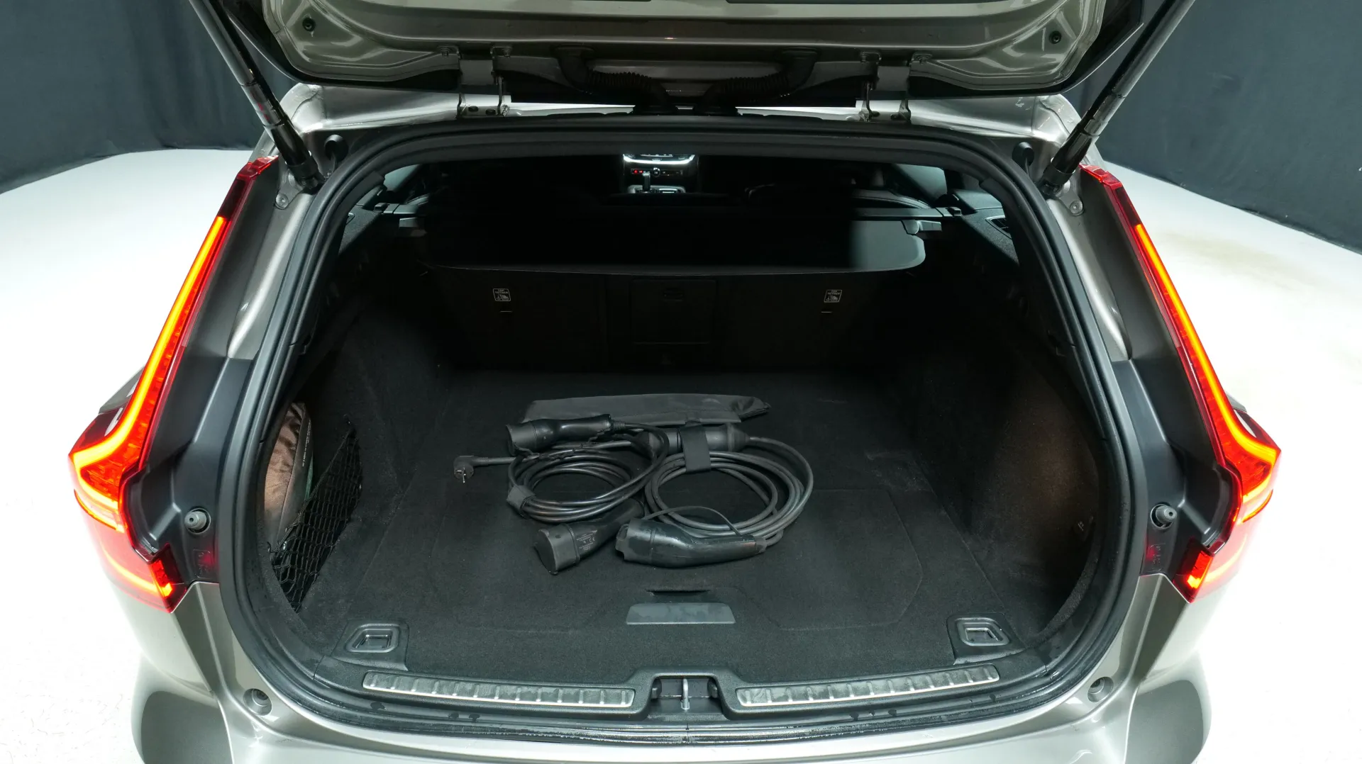 Autokuva 17 - NMO-595