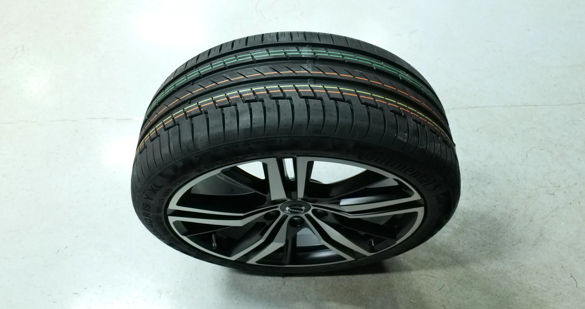 Autokuva 20 - NMO-595