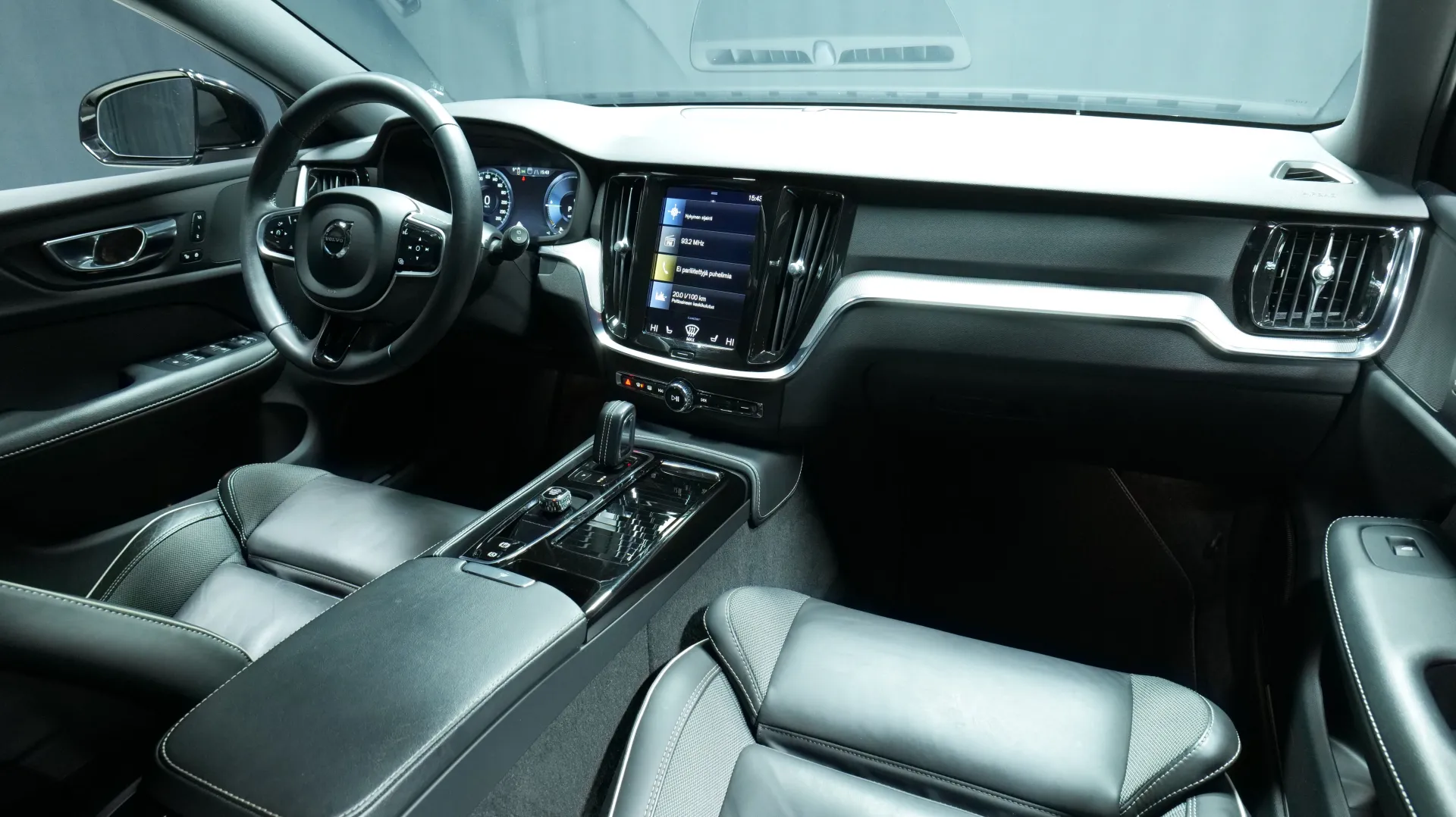 Autokuva 18 - NMO-595