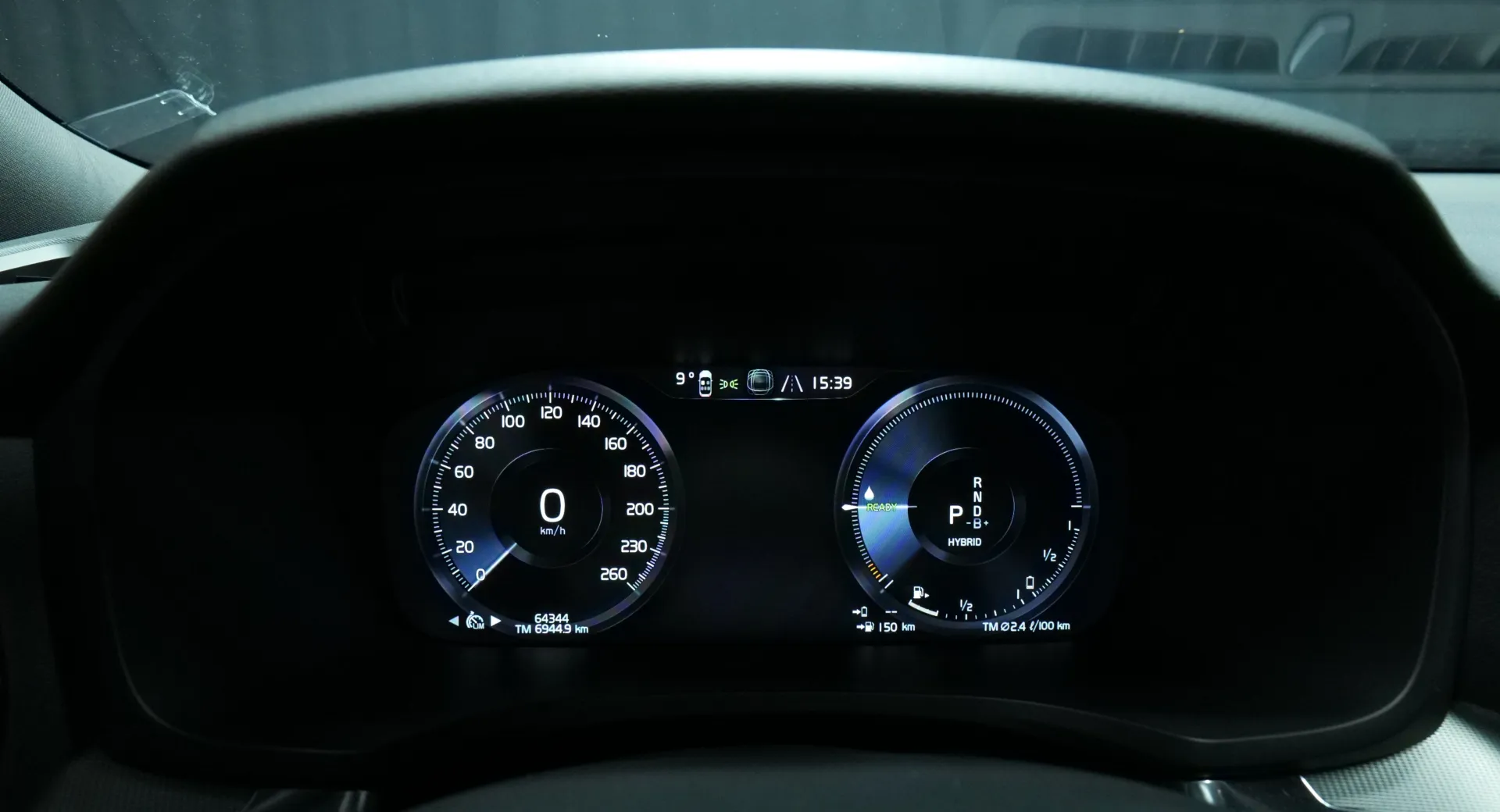 Autokuva 6 - NMO-595