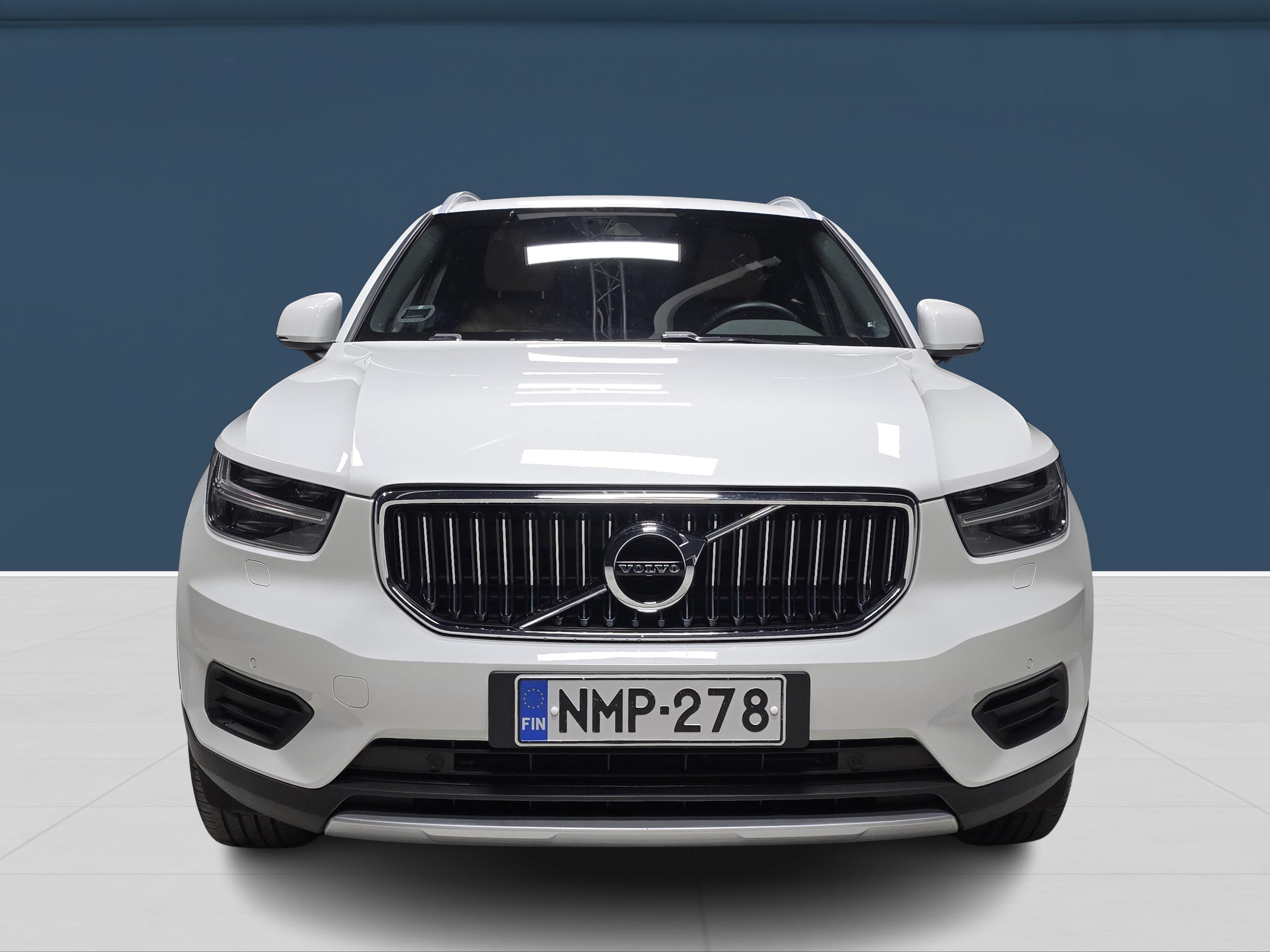 Volvo XC40 2022, photo 2/16