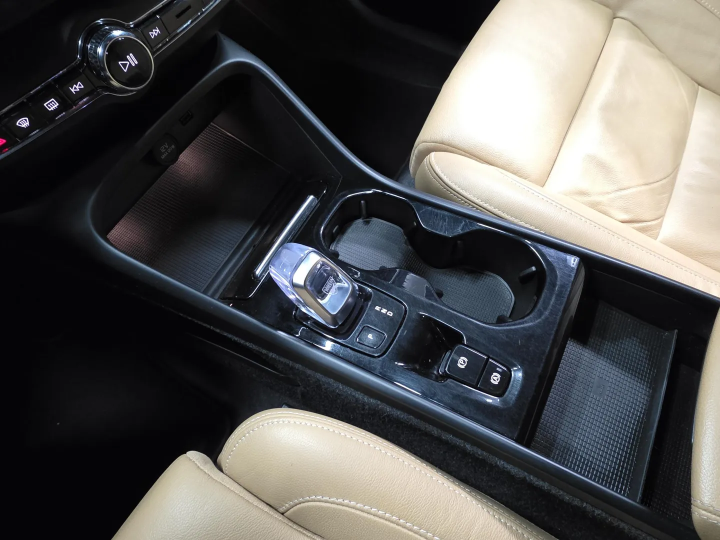 Autokuva 14 - NMP-278