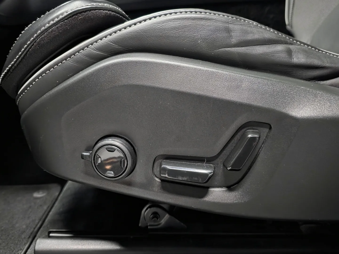 Autokuva 16 - NMR-552