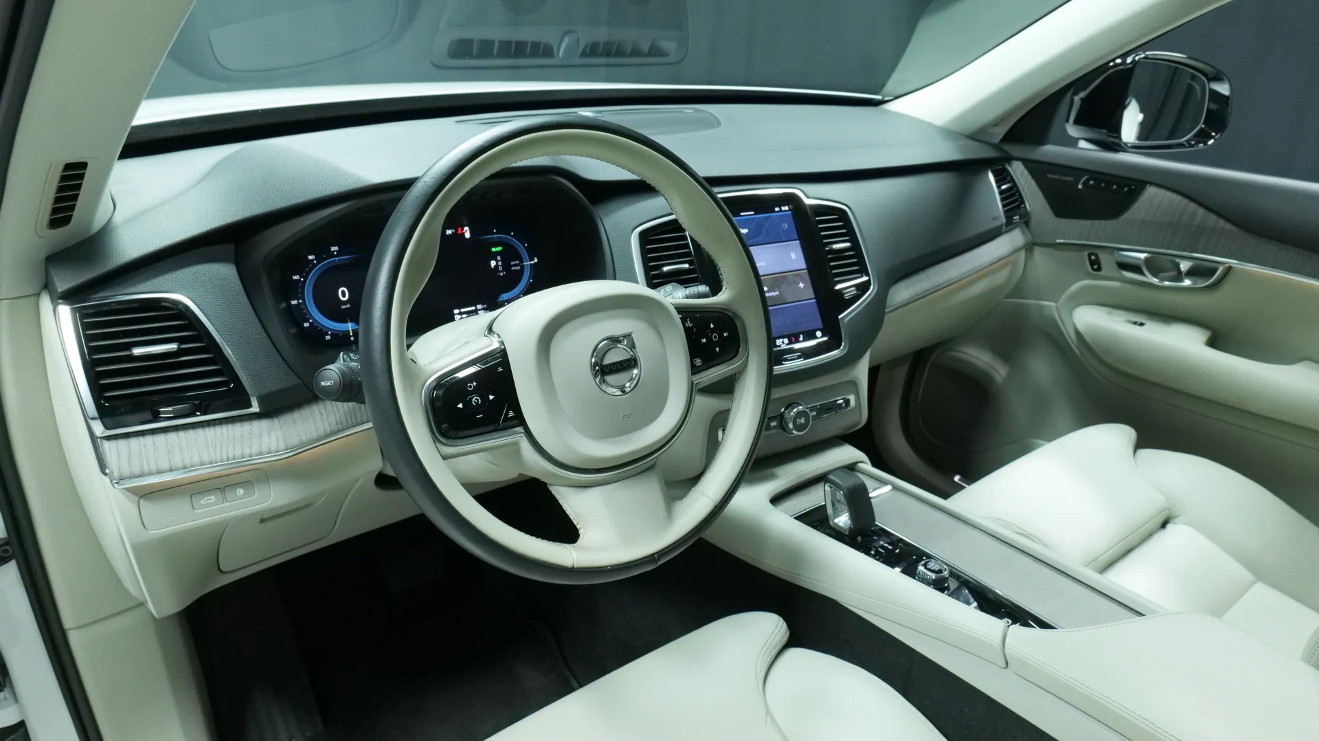 Autokuva 13 - NMS-118