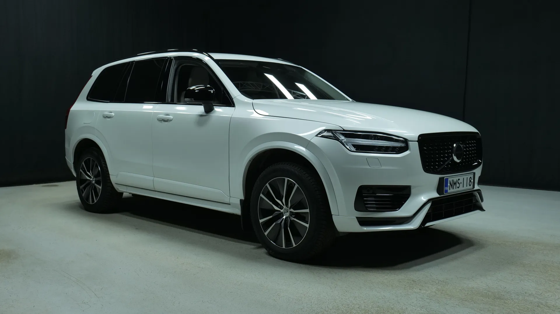 Autokuva 5 - NMS-118