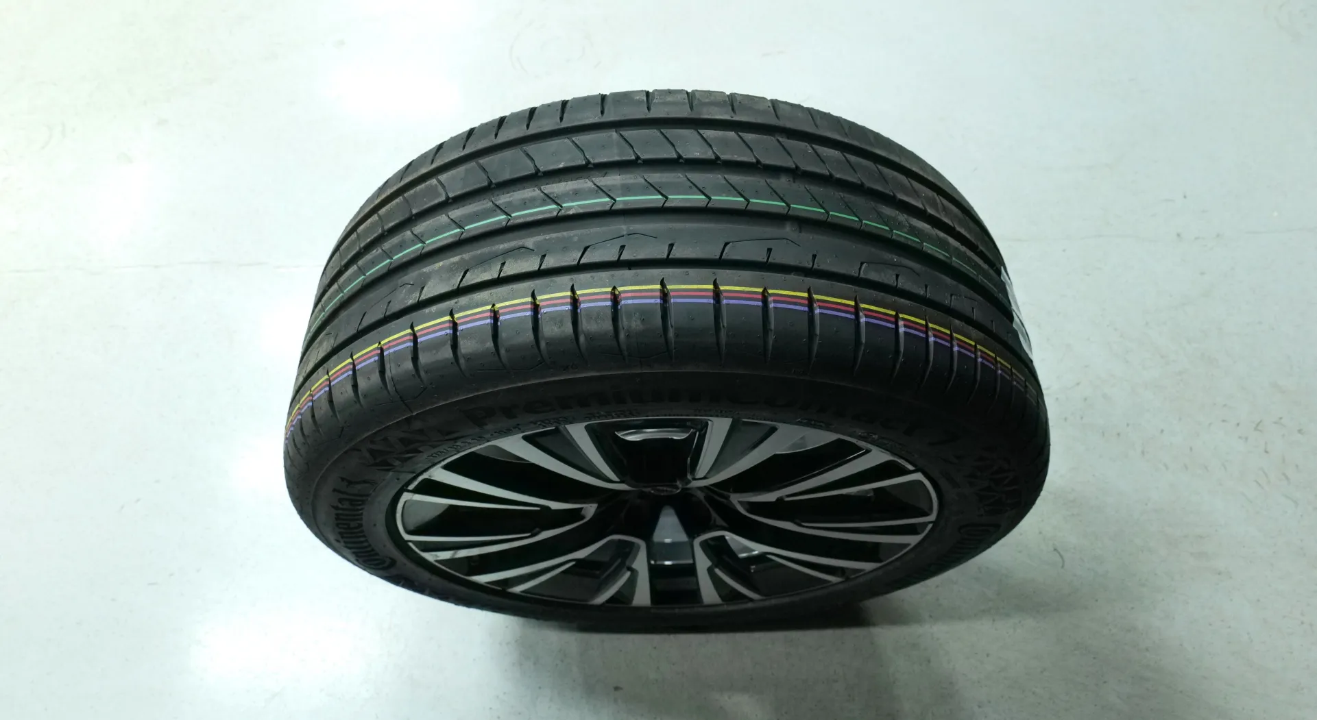 Autokuva 20 - NMS-118