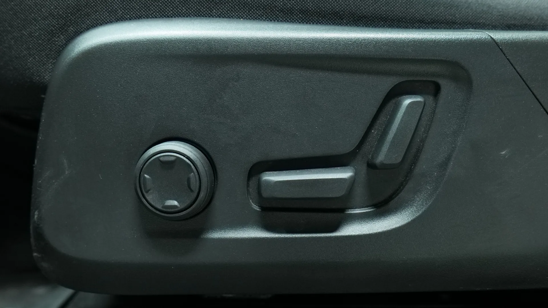 Autokuva 9 - NMS-993