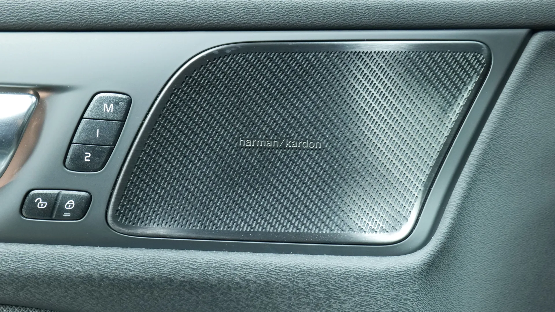 Autokuva 10 - NMT-297