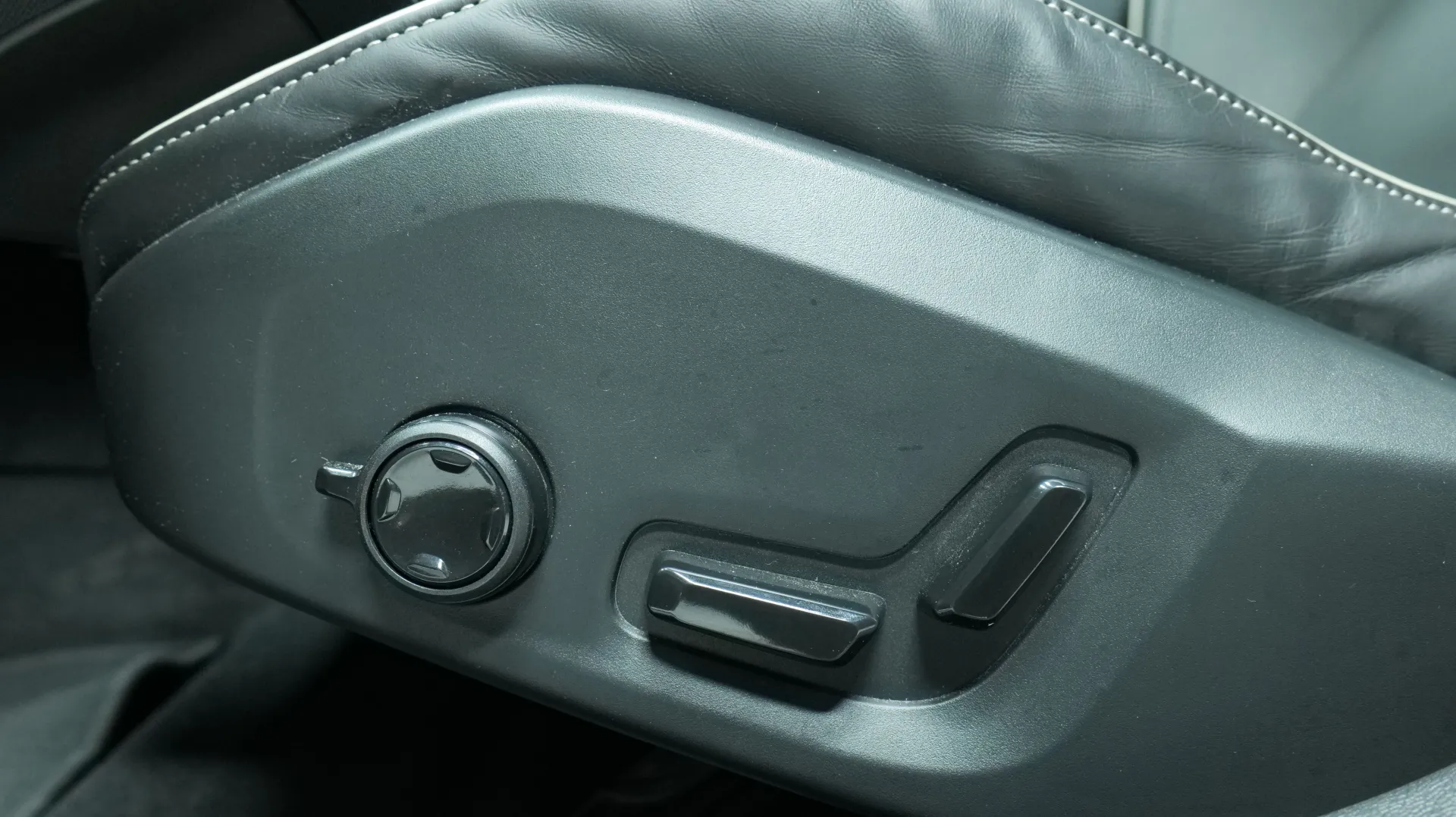 Autokuva 11 - NMT-297