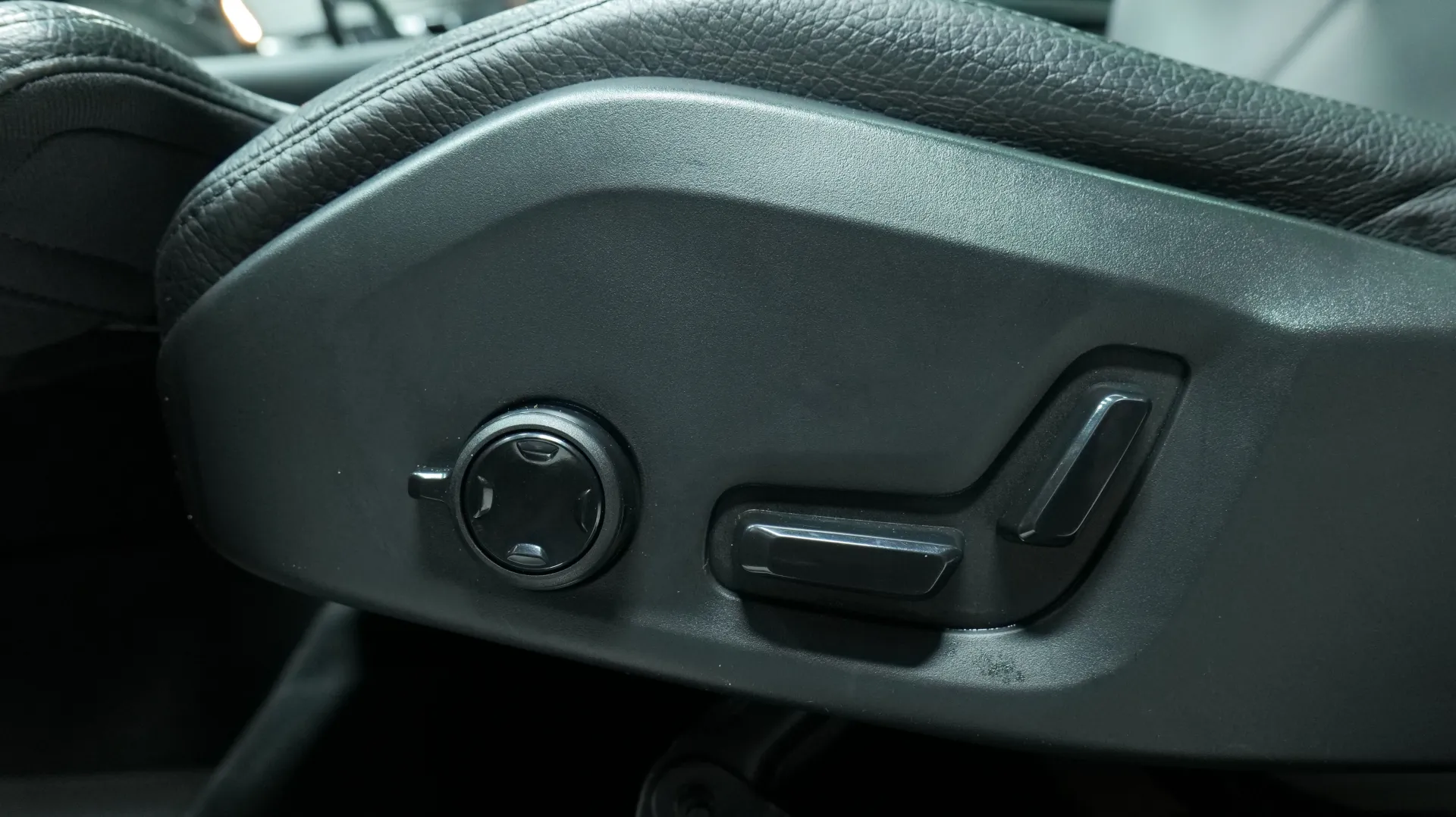 Autokuva 11 - NMT-408