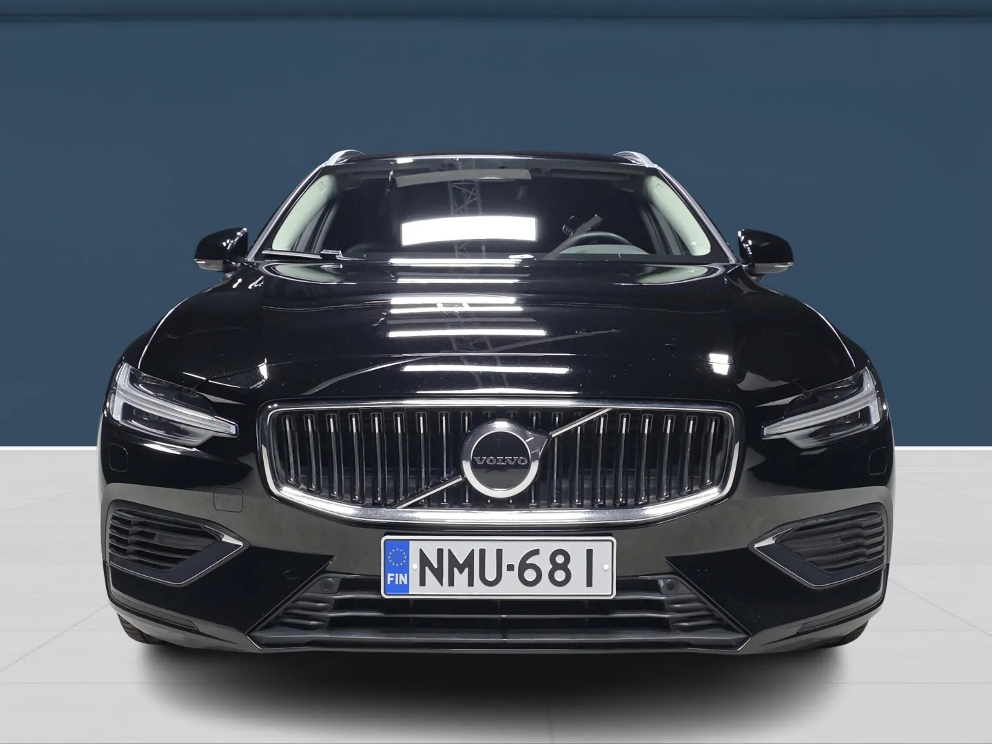 Autokuva 2 - NMU-681