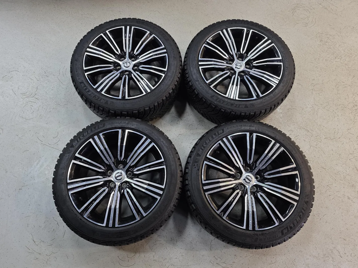 Autokuva 12 - NMU-681