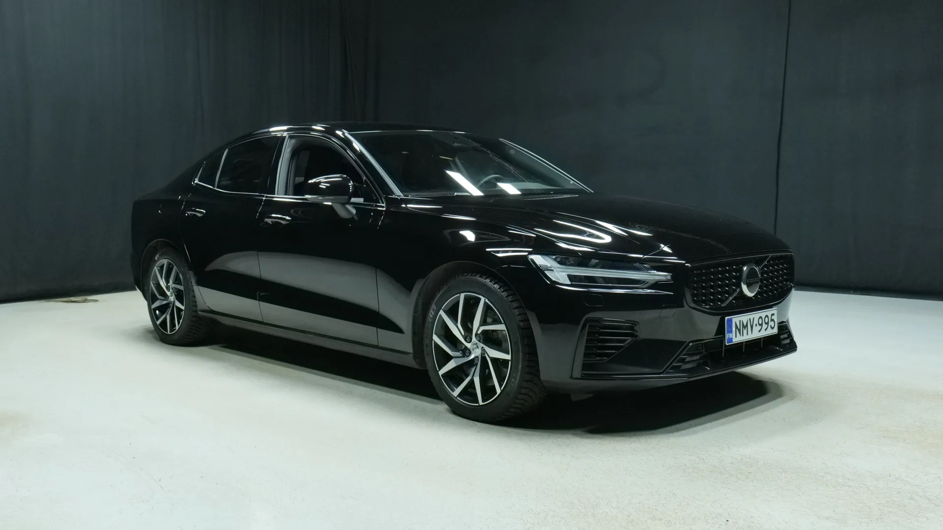 Autokuva 5 - NMV-995