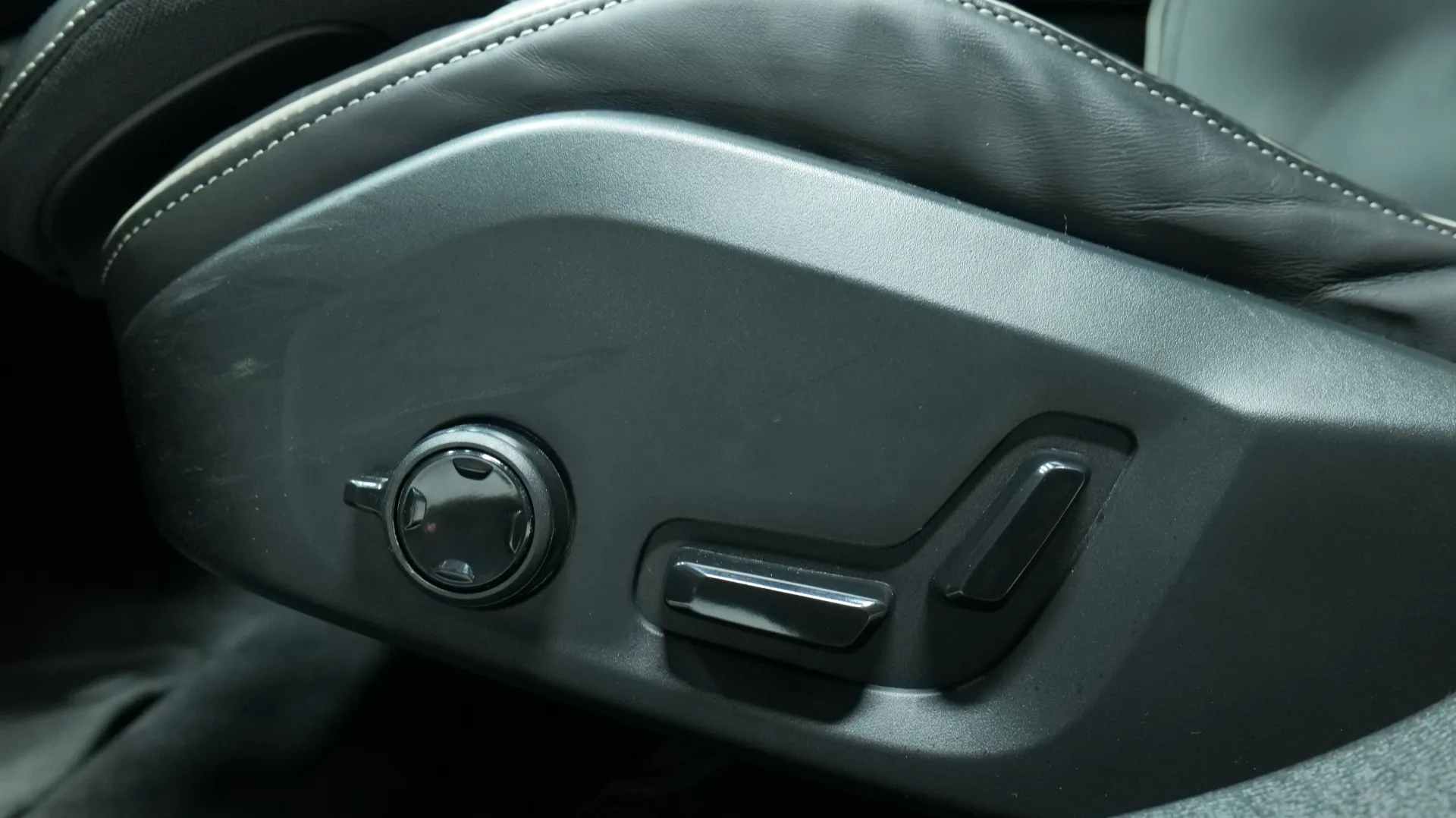 Autokuva 11 - NMX-248