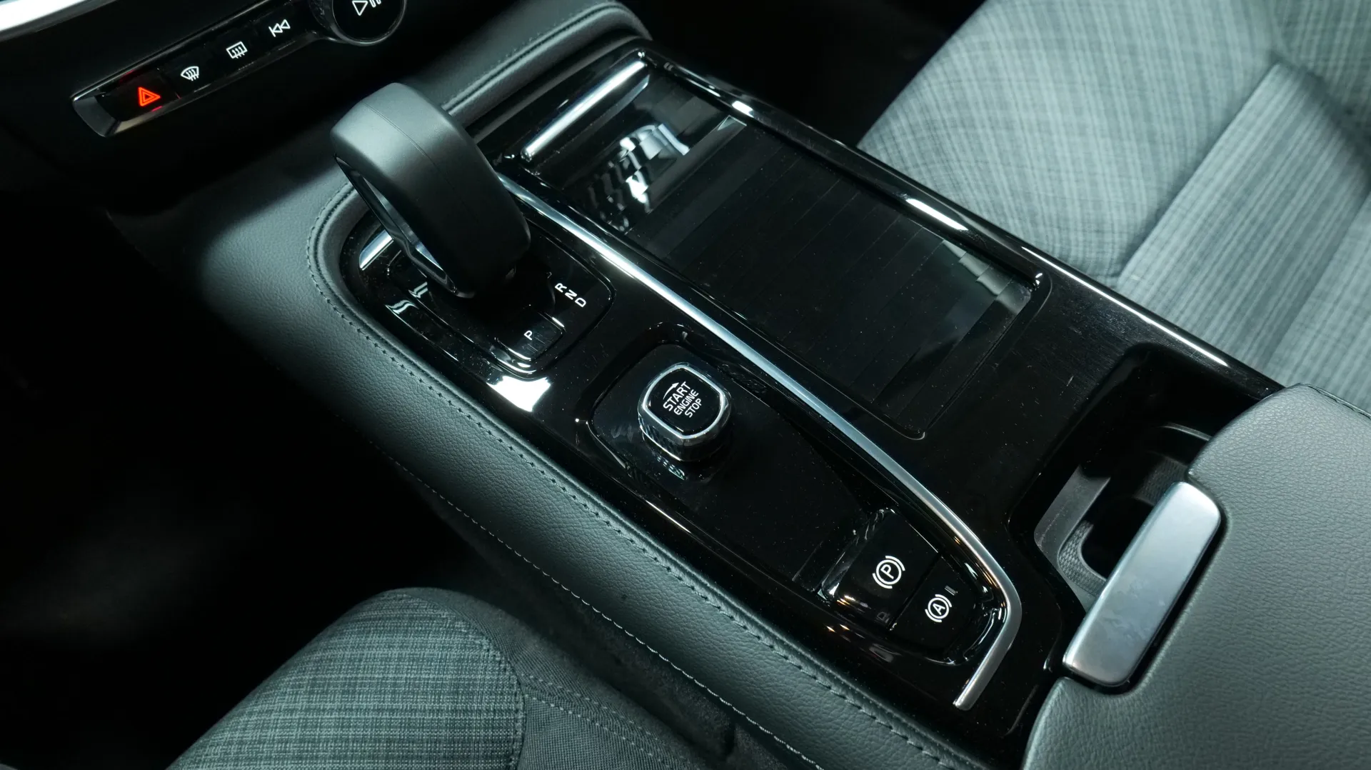 Autokuva 9 - NMX-652