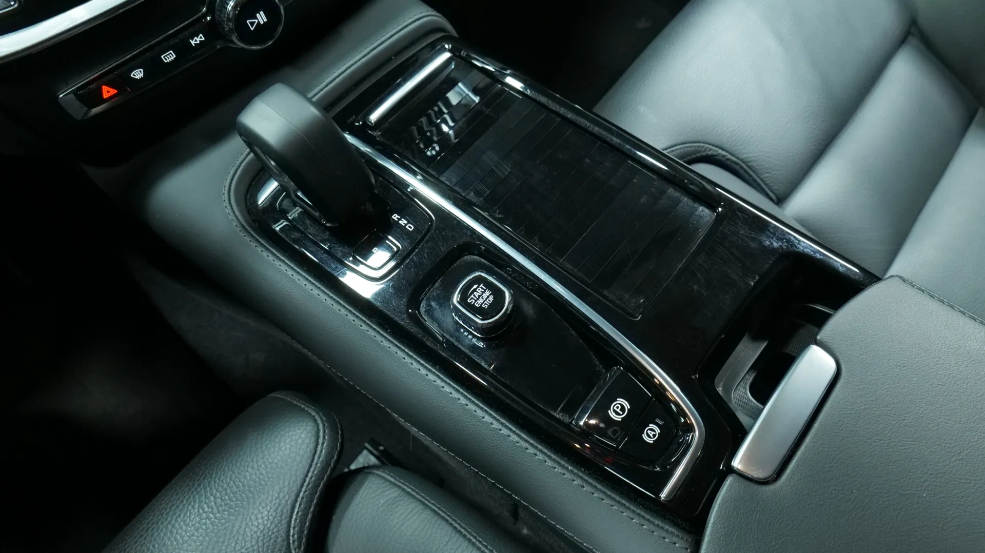 Autokuva 9 - NMX-655