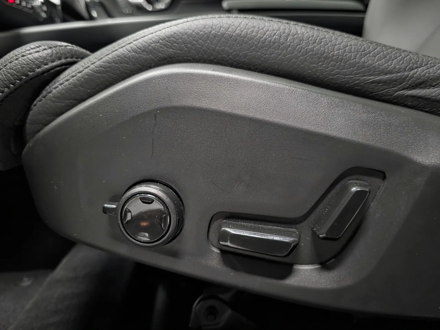Autokuva 15 - NNC-178