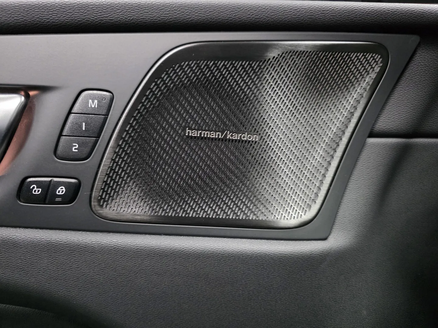 Autokuva 14 - NNC-729