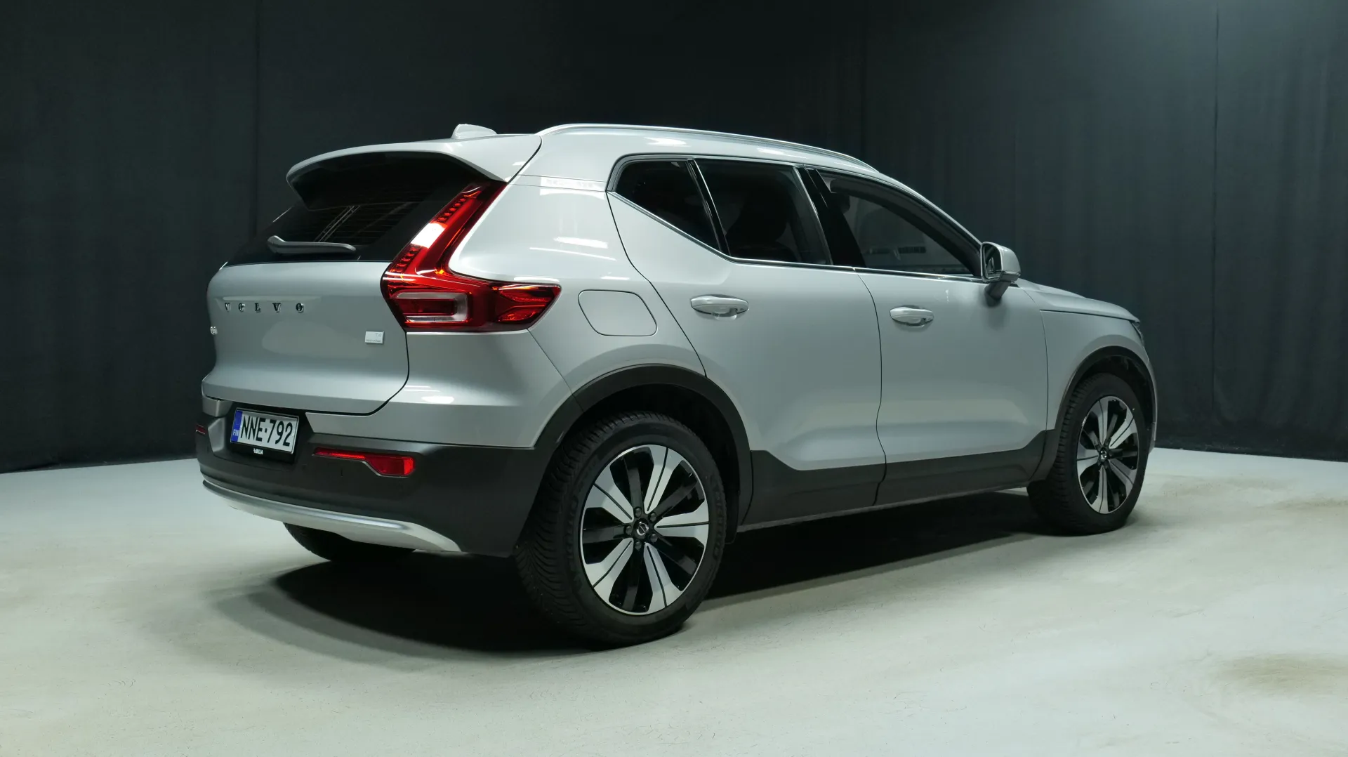 Autokuva 3 - NNE-792