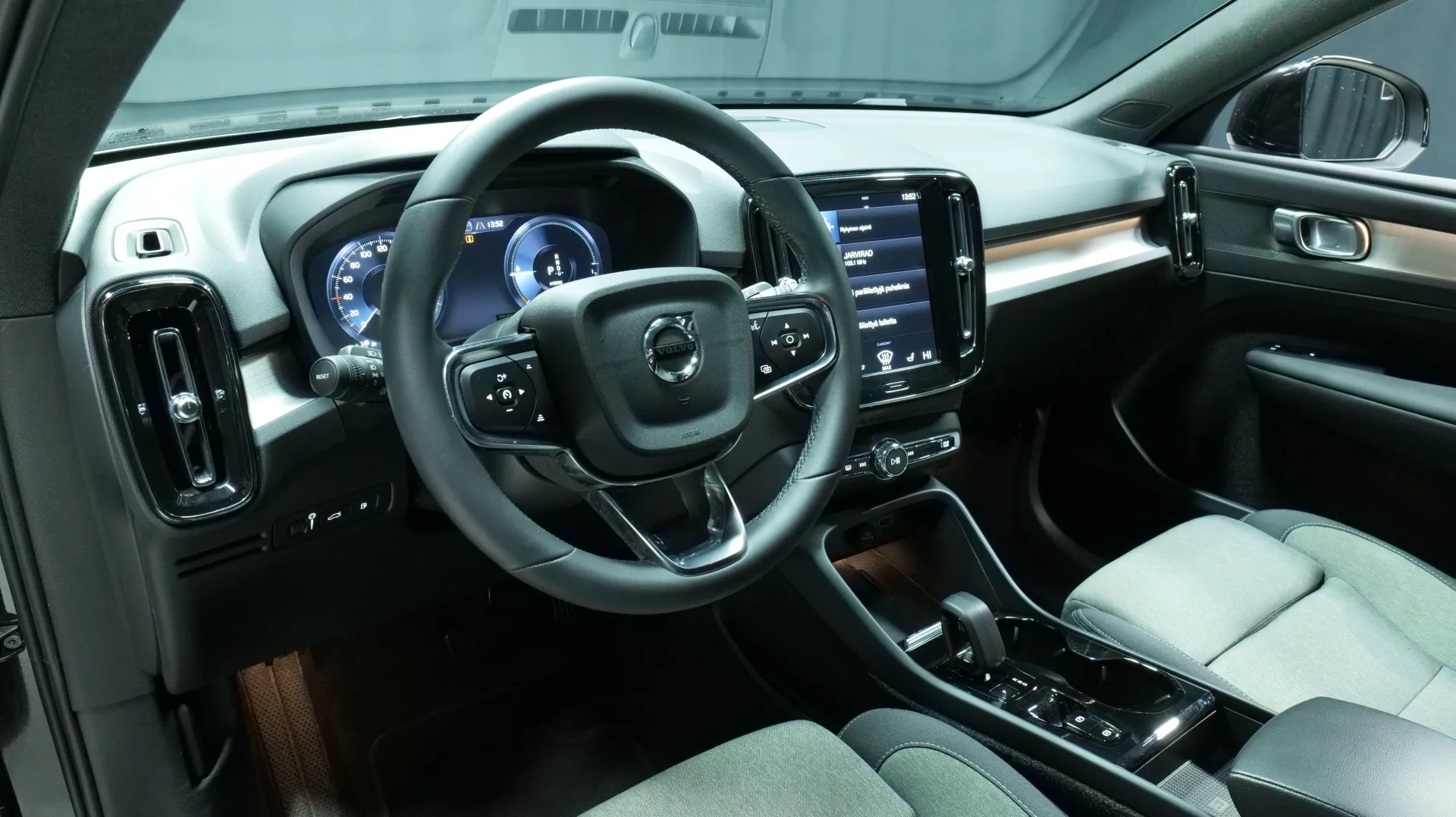 Autokuva 13 - NNE-795