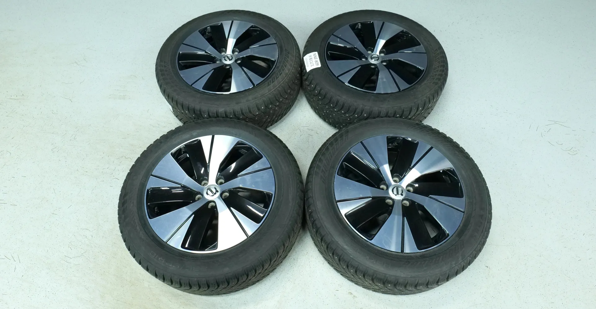 Autokuva 19 - NNE-809