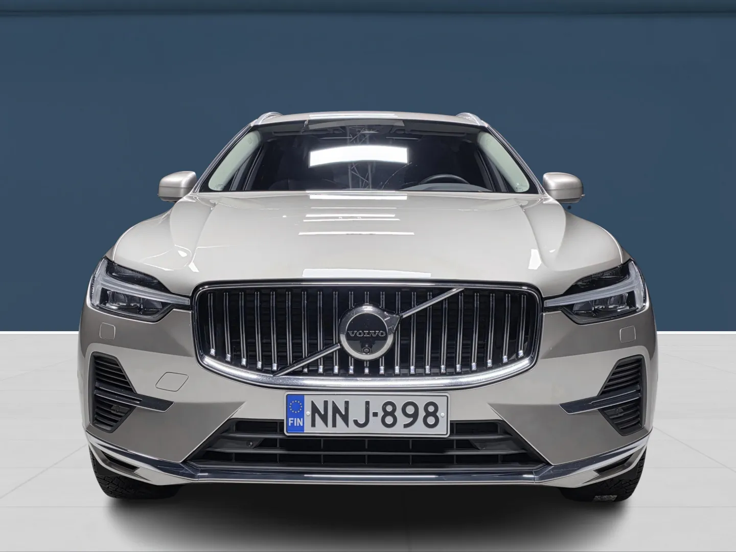 Autokuva 2 - NNJ-898