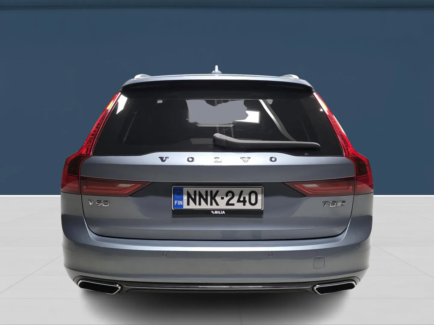 Autokuva 5 - NNK-240