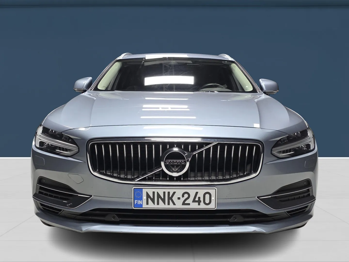 Autokuva 2 - NNK-240