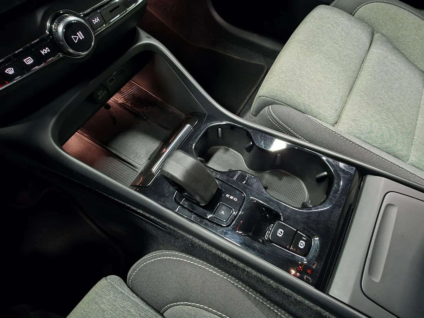 Autokuva 14 - NNM-288