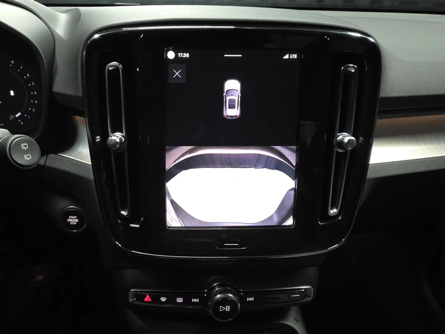 Autokuva 13 - NNM-288