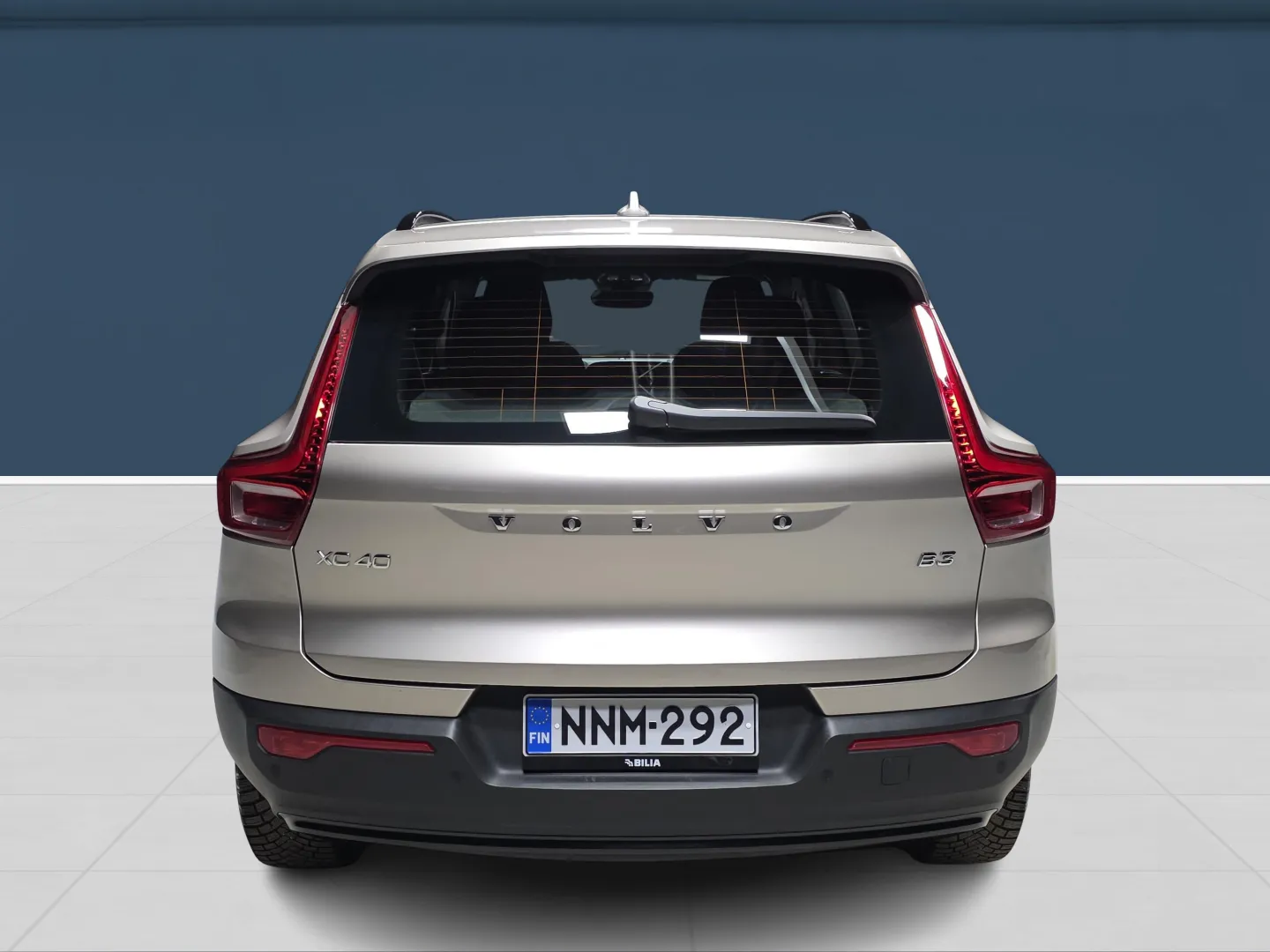 Autokuva 5 - NNM-292