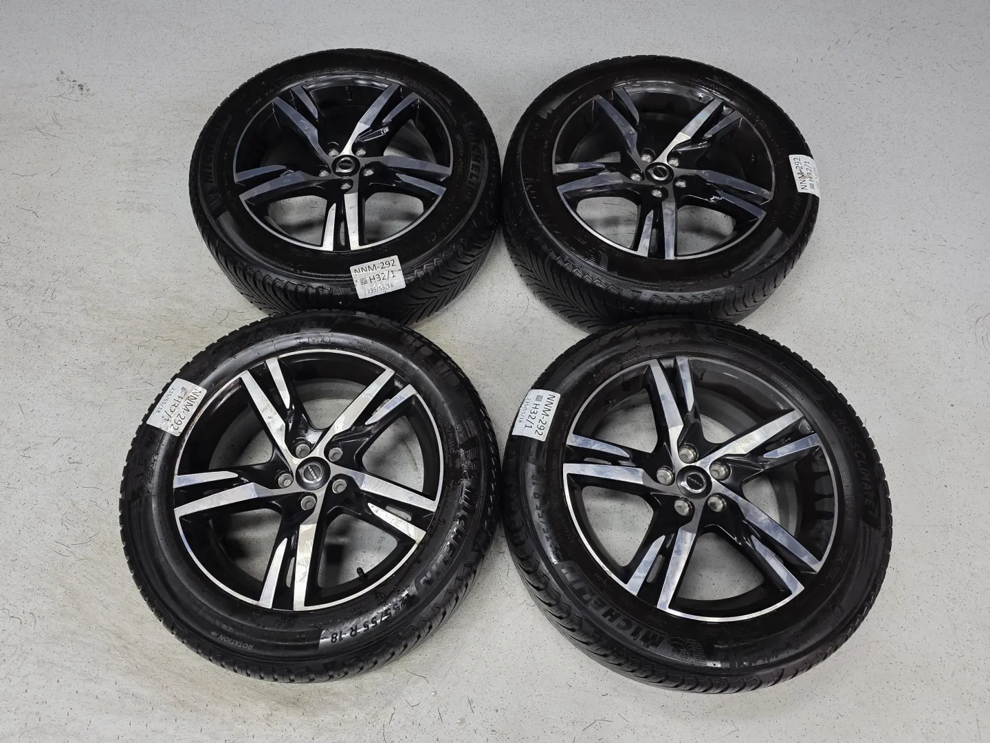 Autokuva 12 - NNM-292