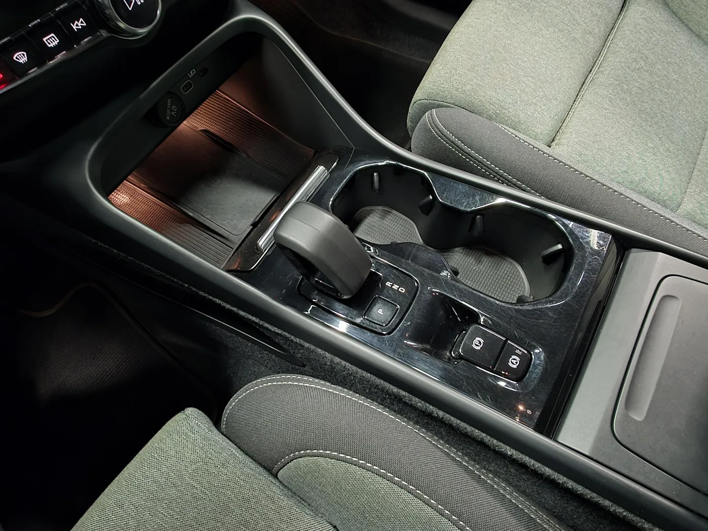 Autokuva 14 - NNM-294