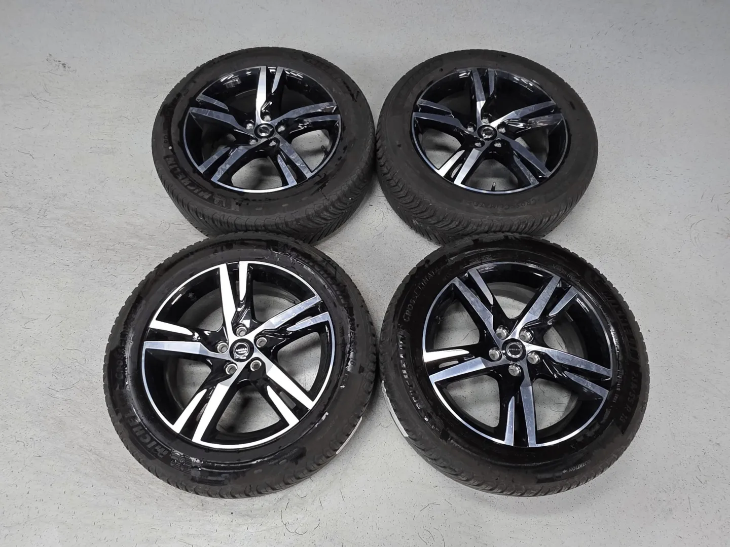 Autokuva 12 - NNM-295