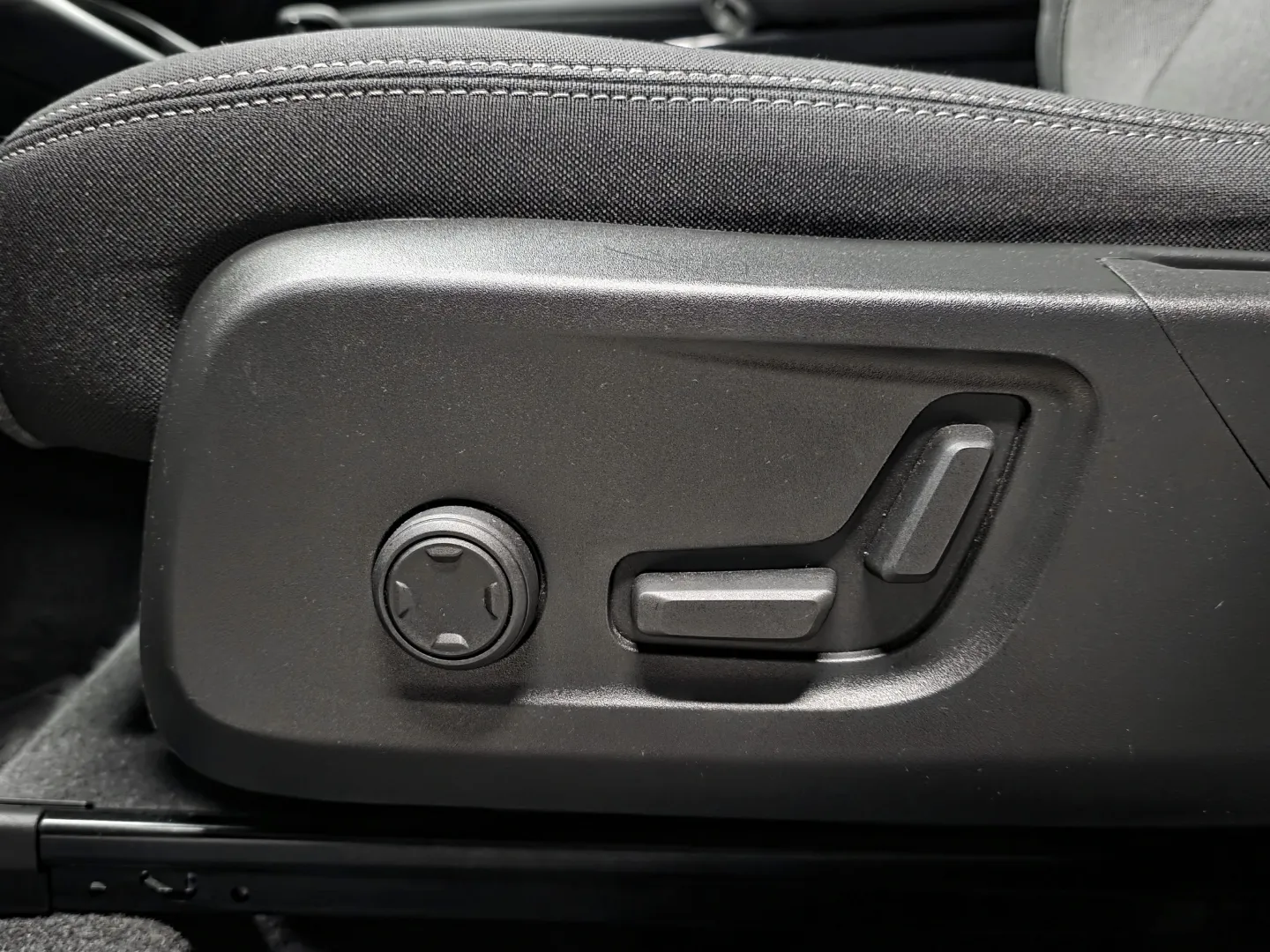 Autokuva 16 - NNM-295