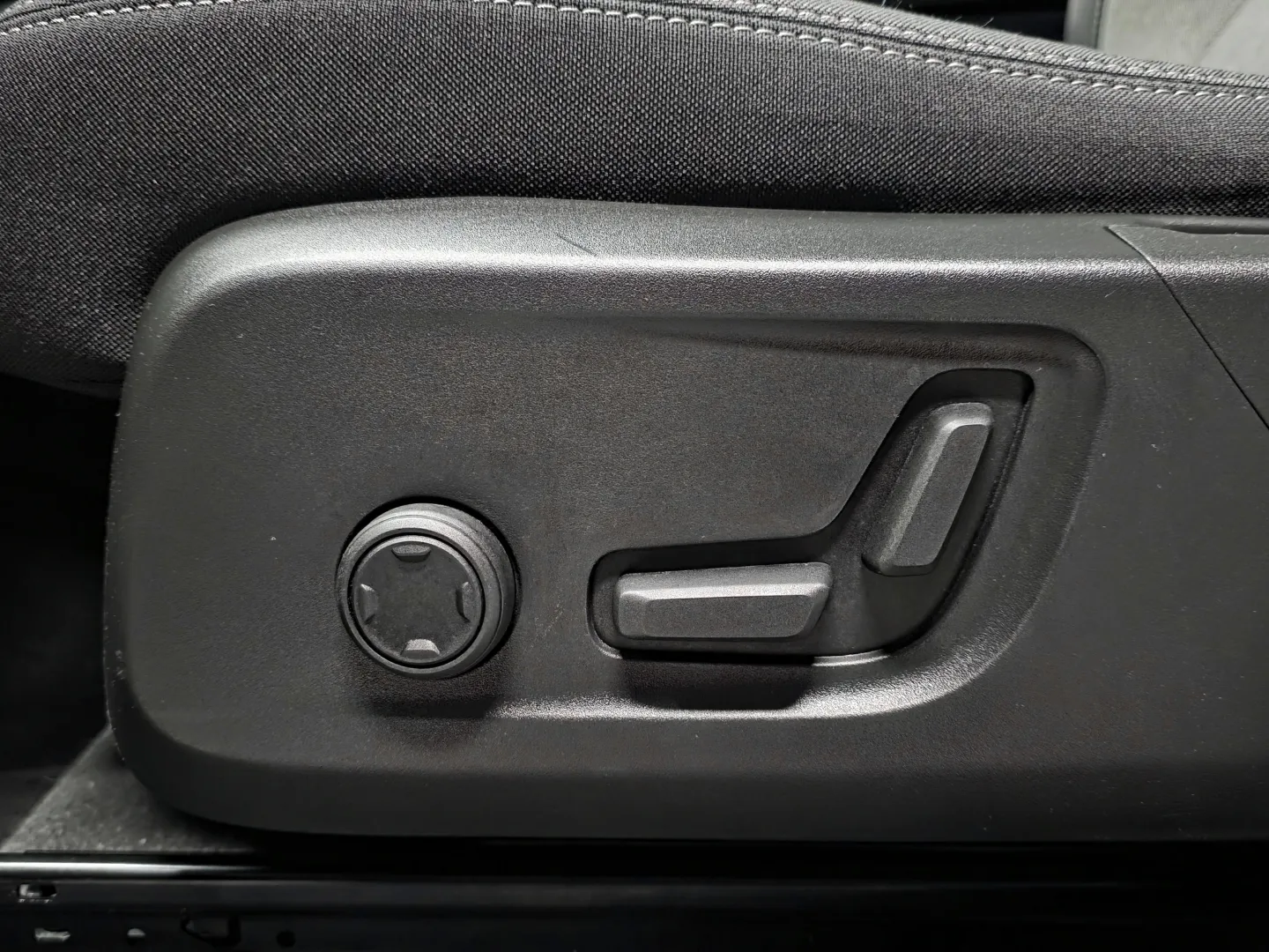 Autokuva 16 - NNM-296