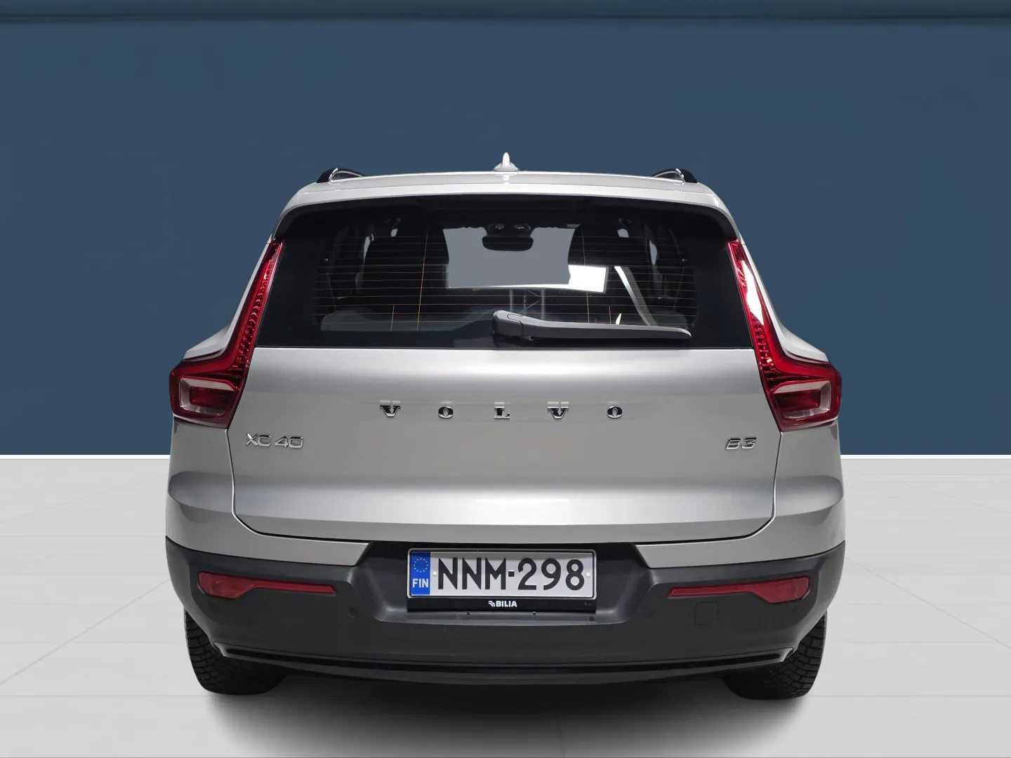 Autokuva 5 - NNM-298