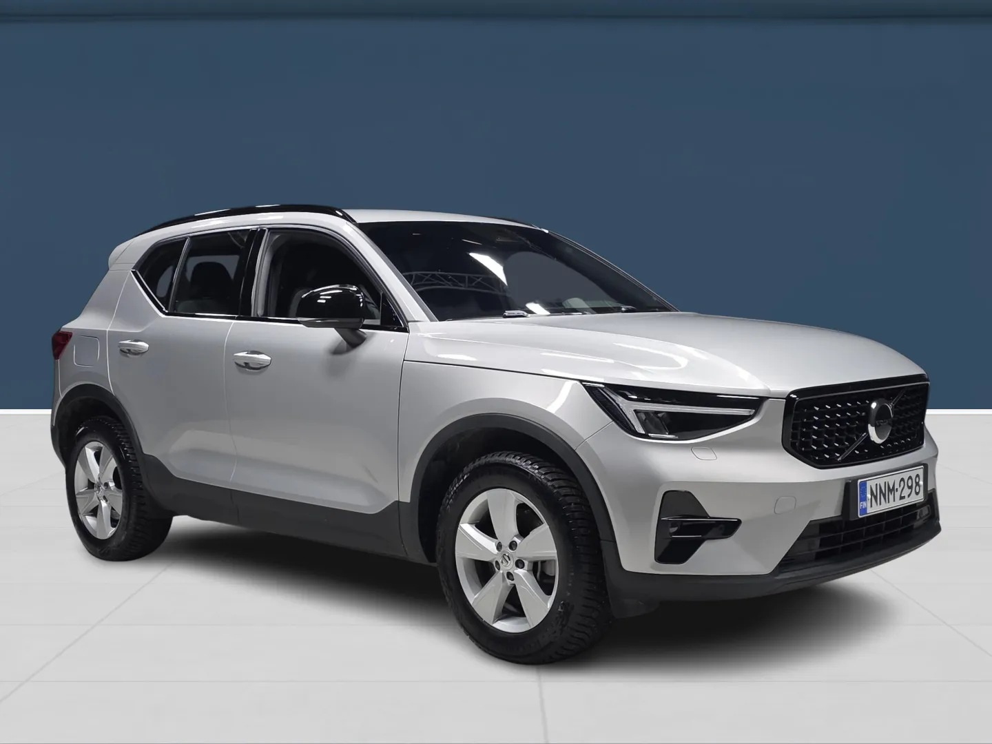 Autokuva 3 - NNM-298